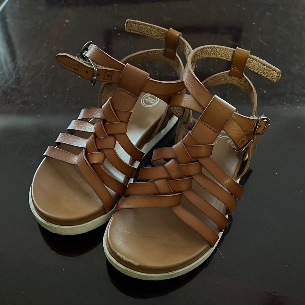 Wonder Nation sandals Size 9